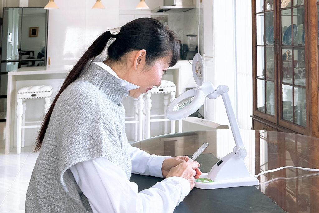 空いた時間を有効に活用しませんか?初めての方でも簡単にできる内職作業をご案内しています。|光進 内職サービス 姫路
